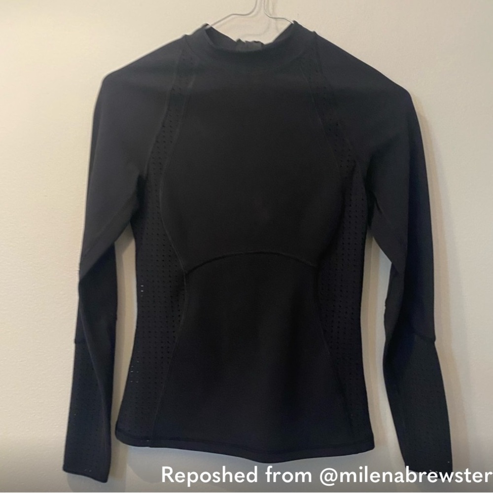 lululemon athletica Black Long Sleeve Top Rash Guard